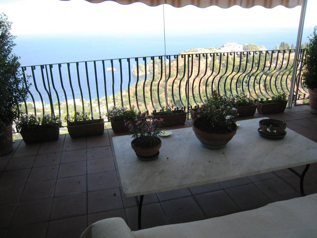 B&B La Terrazza Sul Mare Таорміна Номер фото