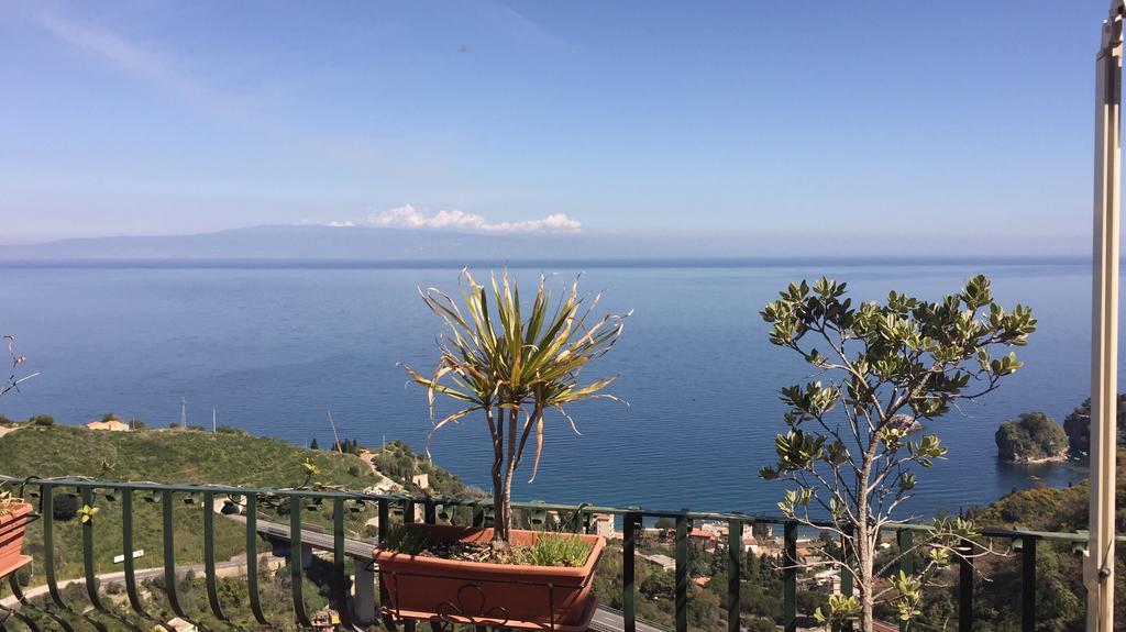 B&B La Terrazza Sul Mare Таорміна Екстер'єр фото