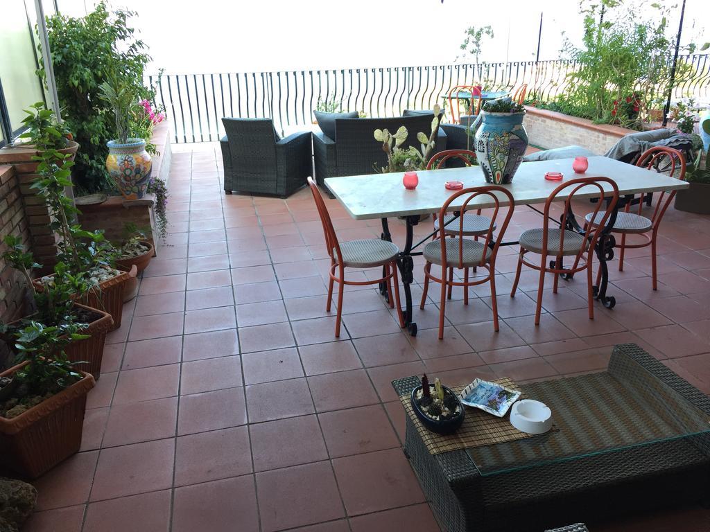 B&B La Terrazza Sul Mare Таорміна Екстер'єр фото
