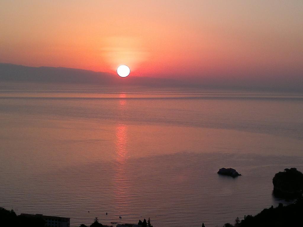 B&B La Terrazza Sul Mare Таорміна Екстер'єр фото