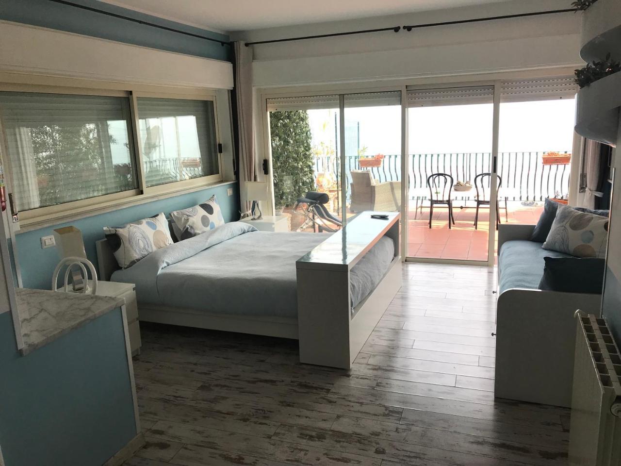 B&B La Terrazza Sul Mare Таорміна Екстер'єр фото