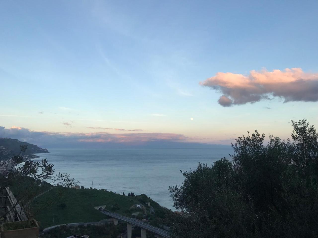 B&B La Terrazza Sul Mare Таорміна Екстер'єр фото