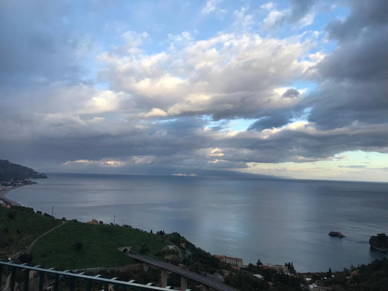 B&B La Terrazza Sul Mare Таорміна Екстер'єр фото